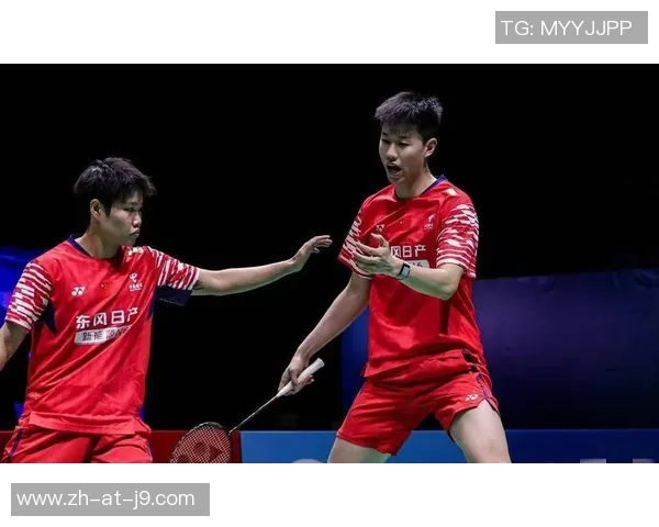 “凤凰“组合以球会友 一起见证国羽新拍发布